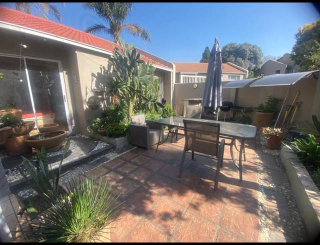 2 BEDROOM TOWNHOUSE FOR SALE IN BUCCLEUCH